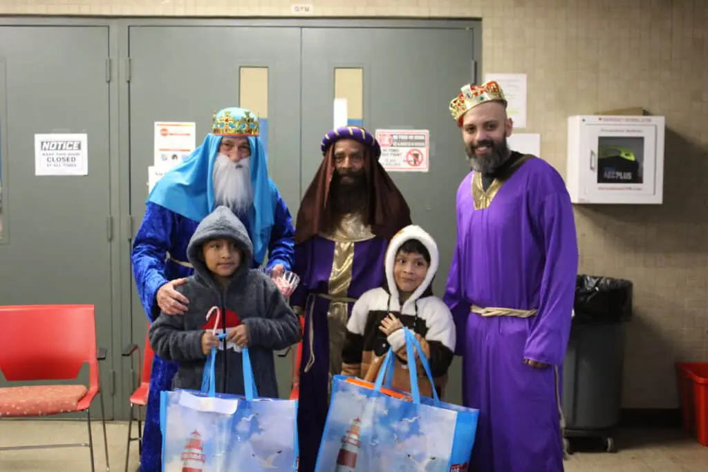 Three wise men and two children.