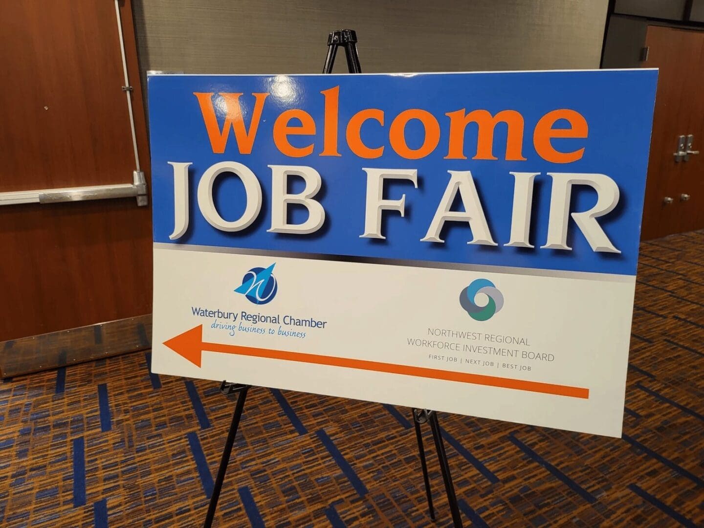 A sign that says welcome job fair